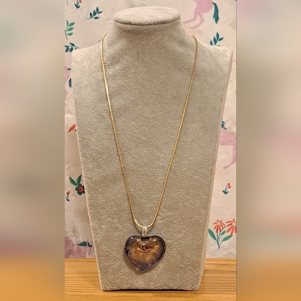 EUC Vintage Trifari Hand Blown Glass Heart Necklace Jewelry w/ Gold Tone Chain